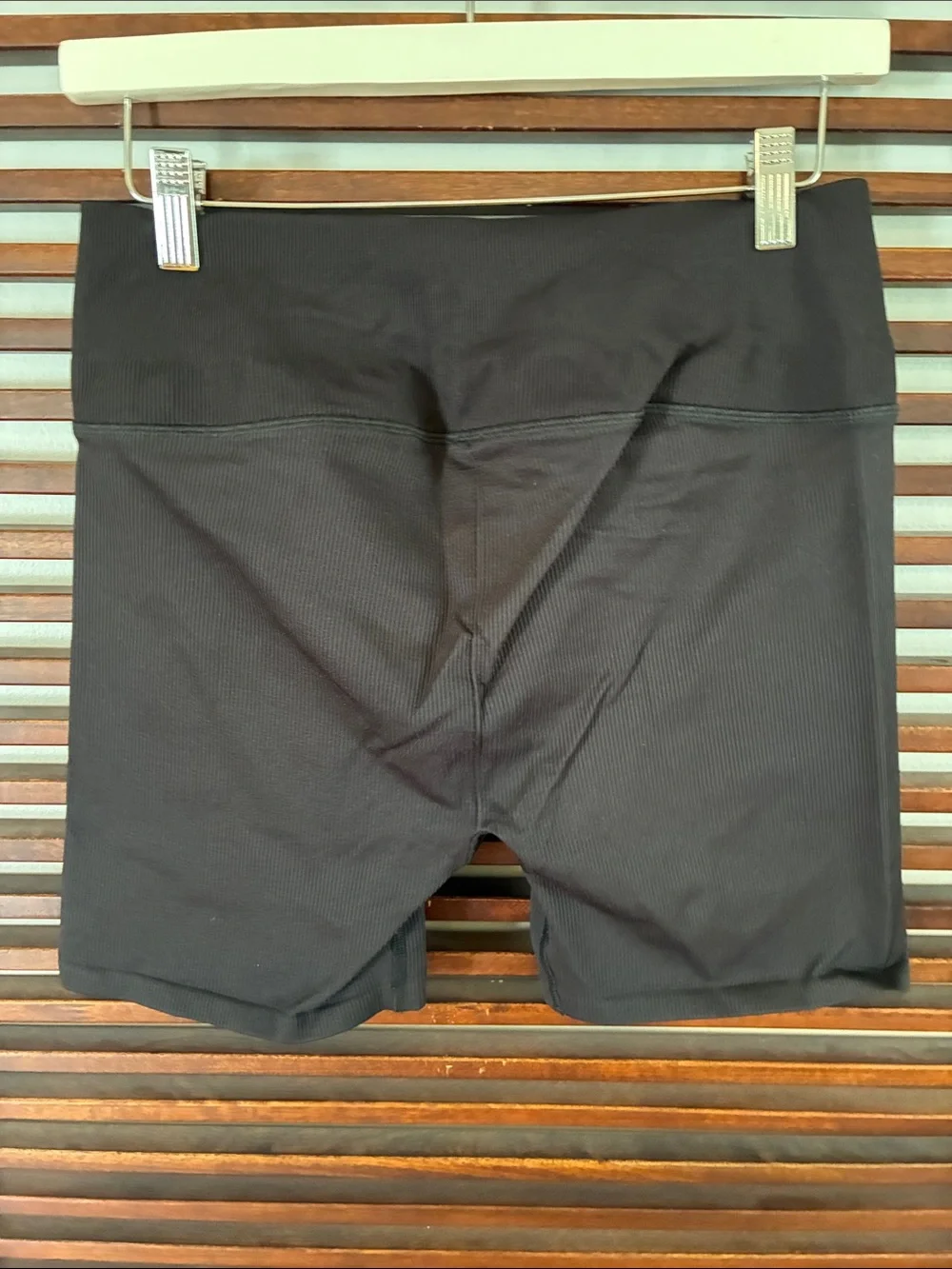 🎉NEW LISTING!🎉ALO Yoga Ribbed High-Rise Black Bike Shorts
